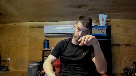 Snapshot of dontfeedthetrolls chatting on 01/14/26, 12:11 dontfeedthetrolls online show from 01/14/26, 12:11