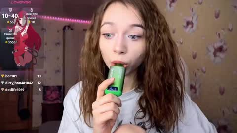 Snapshot of dontoke_ chatting on 02/11/25, 03:29 Nicole online show from 02/11/25, 03:29