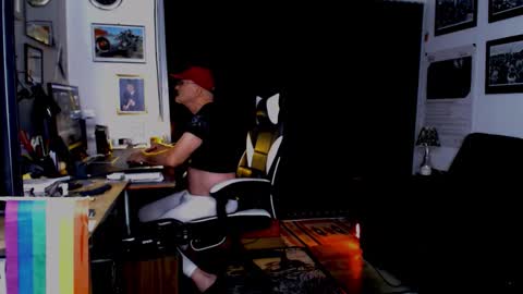 Snapshot of dopeleaf2 chatting on 09/10/25, 10:10 dopeleaf2 online show from 09/10/25, 10:10