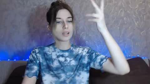 Snapshot of dora_blue_eyed chatting on 02/12/25, 02:14 Dora online show from 02/12/25, 02:14
