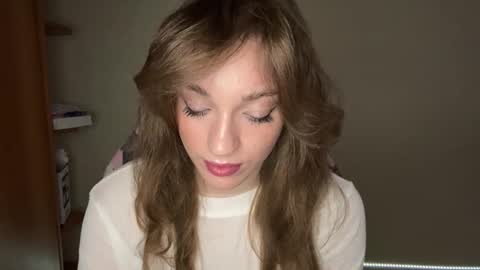 Snapshot of dorenenealey chatting on 02/21/26, 08:59 Alisa online show from 02/21/26, 08:59