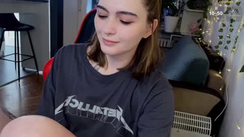 Alice online show from 01/05/25, 07:49