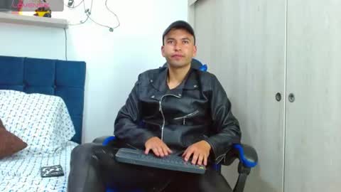 Snapshot of dorian_h chatting on 07/18/26, 02:32 dorian_h online show from 07/18/26, 02:32