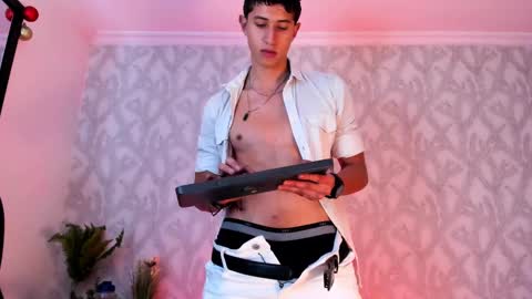 Snapshot of dorian_mystery chatting on 12/14/24, 11:07 dorian_mystery online show from 12/14/24, 11:07