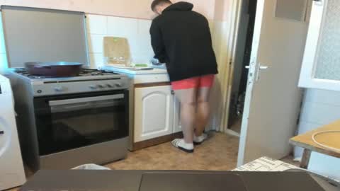 Snapshot of doriancretu95 chatting on 05/07/26, 05:02 menu below online show from 05/07/26, 05:02