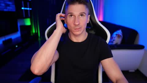 Dorian Reyes online show from 09/28/25, 10:15