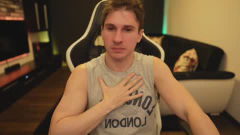 Snapshot of dorianreyes chatting on 02/02/26, 11:58 Dorian Reyes online show from 02/02/26, 11:58