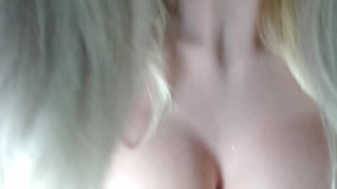 Snapshot of dorisbest chatting on 12/15/24, 06:59 DorisBest online show from 12/15/24, 06:59