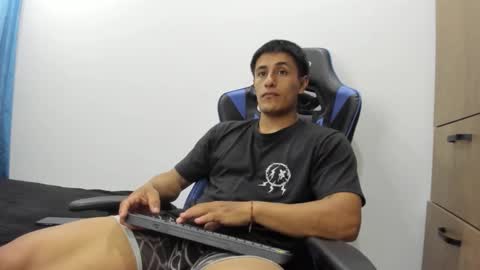 Snapshot of dorman_boy chatting on 11/03/25, 02:35 dorman_boy online show from 11/03/25, 02:35