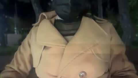 doroshy_ online show from 10/20/25, 02:39