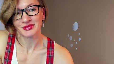 Dorothy Next stream on Monday at 3am-9am online show from 02/10/25, 11:57