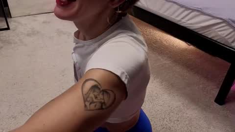 Dorothy Next stream on Monday at 3am-9am online show from 11/19/25, 05:18