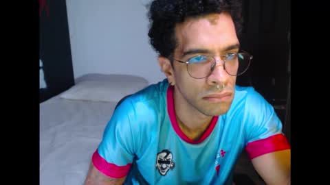 Snapshot of dostoyrodia_34 chatting on 12/17/25, 10:49 will online show from 12/17/25, 10:49