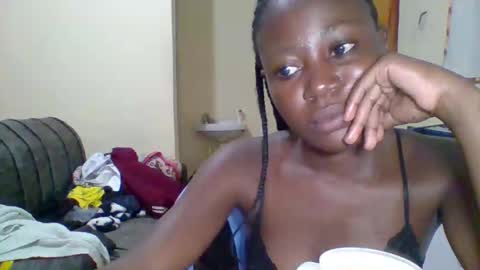 Snapshot of dottletop chatting on 02/17/25, 05:43 dottletop online show from 02/17/25, 05:43