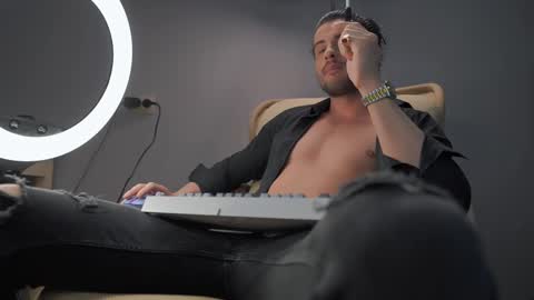 Keen online show from 02/14/25, 11:42