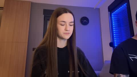 Alice and Mark online show from 12/03/25, 01:13