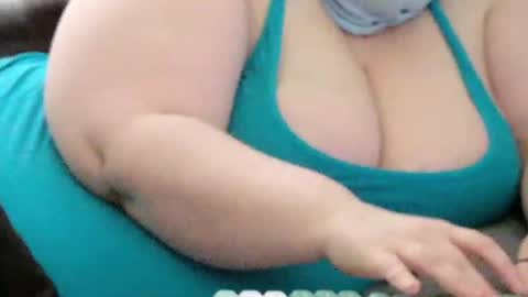 Snapshot of doublecherrybombxo chatting on 07/01/26, 03:56 Cherri online show from 07/01/26, 03:56
