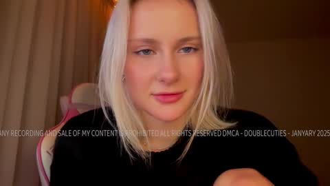 Lana  Eva  dont forget to give us a thumb up online show from 01/10/25, 08:04