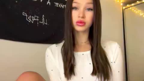 MOLLYYYY dont forget to give me a thumb up online show from 11/01/25, 06:04