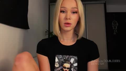 MOLLYYYY dont forget to give me a thumb up online show from 04/23/26, 12:26