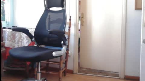 Lucia online show from 04/06/26, 10:38