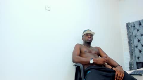 Snapshot of douglas_099 chatting on 10/21/25, 03:51 DOUGLAS online show from 10/21/25, 03:51