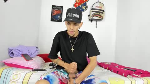 Snapshot of douglas_gallegos chatting on 12/03/24, 06:26 douglas_gallegos online show from 12/03/24, 06:26