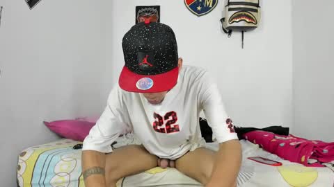 Snapshot of douglas_gallegos chatting on 12/15/24, 06:37 douglas_gallegos online show from 12/15/24, 06:37