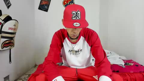 Snapshot of douglas_gallegos chatting on 02/17/25, 05:36 douglas_gallegos online show from 02/17/25, 05:36