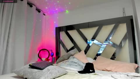 Douglas Safado online show from 04/18/26, 07:23