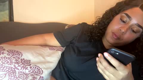 dove_love22 online show from 10/30/25, 06:26