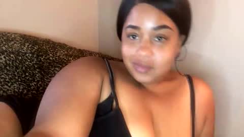 dove_love22 online show from 11/09/25, 04:27