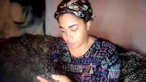 dove_love22 online show from 11/23/25, 02:33