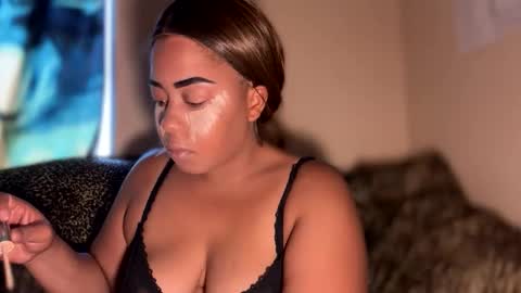 dove_love22 online show from 12/01/25, 06:57