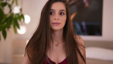 Snapshot of dovia chatting on 11/11/25, 07:30 . . online show from 11/11/25, 07:30