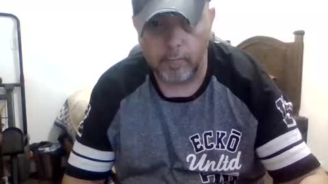Snapshot of dr553335 chatting on 11/19/25, 09:15 Drew4ulady online show from 11/19/25, 09:15