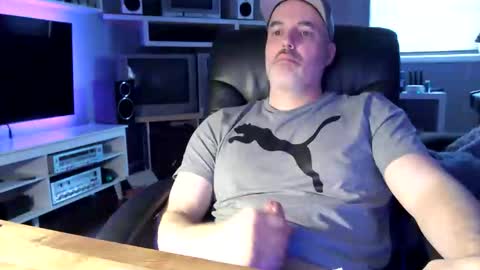 Snapshot of dr_dave20 chatting on 03/06/26, 02:35 dr_dave20 online show from 03/06/26, 02:35