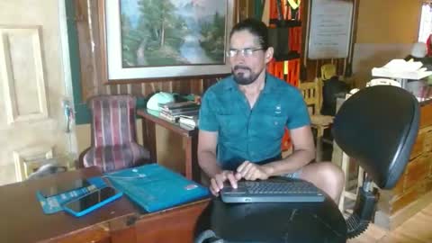 Snapshot of dr_simon84 chatting on 05/19/26, 08:26 Dr Simon online show from 05/19/26, 08:26