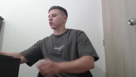 draco_boy2000 online show from 10/21/25, 09:15