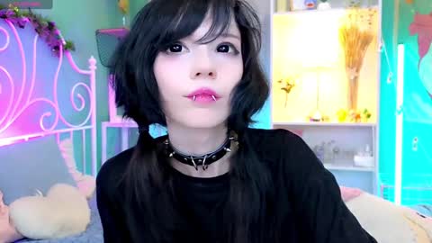 Draculaura online show from 12/28/24, 12:15