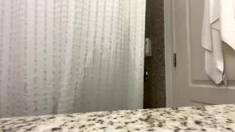 Snapshot of dragonbaron1020 chatting on 02/15/25, 12:43 dragonbaron1020 online show from 02/15/25, 12:43