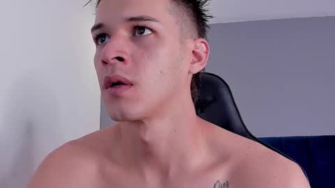 drake_carter1 online show from 10/15/25, 12:22