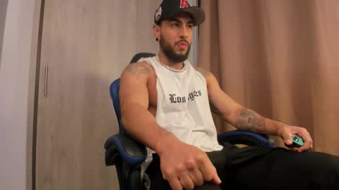 Snapshot of drake_jackson11 chatting on 11/17/25, 10:43 drake jackson11 online show from 11/17/25, 10:43