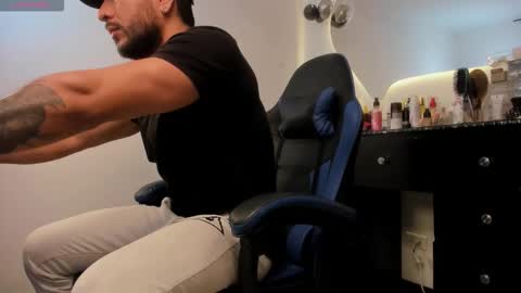 Snapshot of drake_jackson11 chatting on 11/26/25, 10:38 drake jackson11 online show from 11/26/25, 10:38