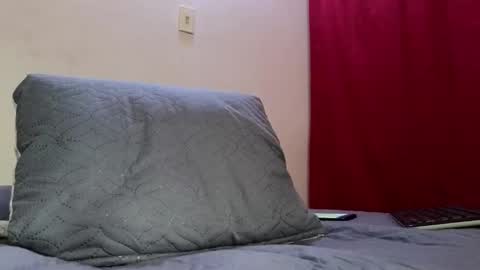 Snapshot of drakesonxx chatting on 03/12/25, 04:35 Andrs  Independent Model online show from 03/12/25, 04:35