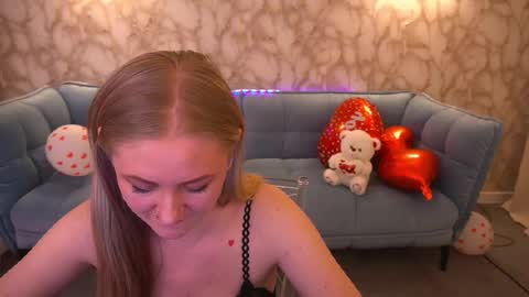 Snapshot of dramaquenn chatting on 02/15/26, 07:51 Lina online show from 02/15/26, 07:51