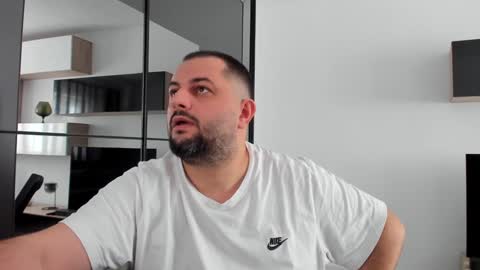 Snapshot of draven_a chatting on 01/11/25, 12:18 Draven A online show from 01/11/25, 12:18