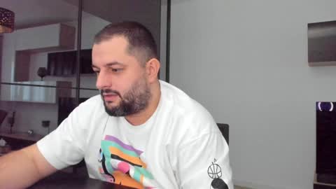 Snapshot of draven_a chatting on 01/19/25, 02:17 Draven A online show from 01/19/25, 02:17