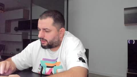 Snapshot of draven_a chatting on 01/19/25, 05:18 Draven A online show from 01/19/25, 05:18