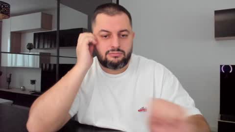 Snapshot of draven_a chatting on 01/24/25, 09:28 Draven A online show from 01/24/25, 09:28